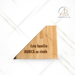 Listón Vertical "Esta Familia Nunca se Rinde"